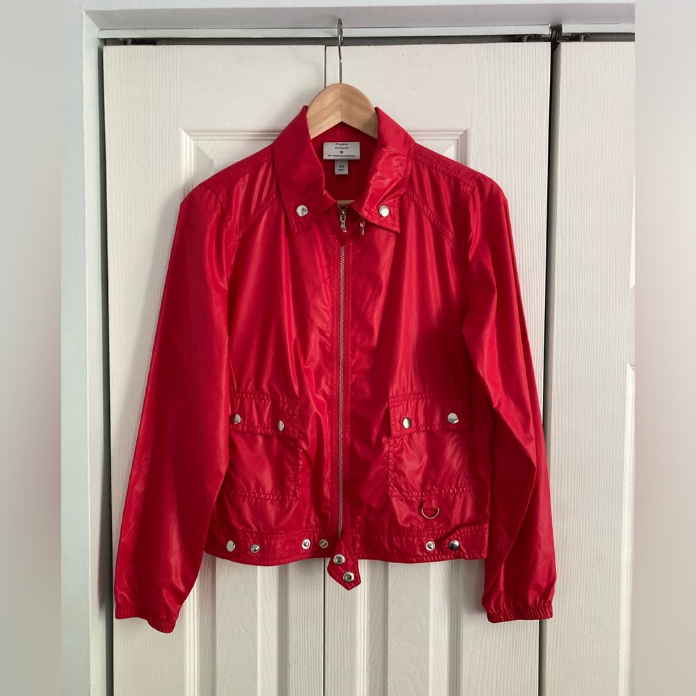 Red top with zipper